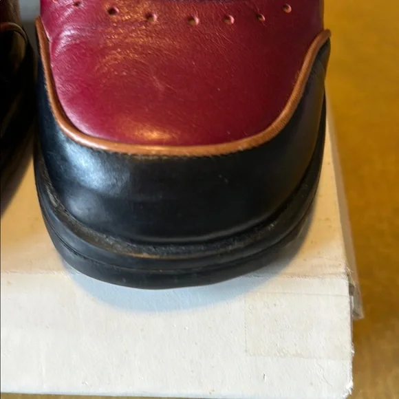 John Fluevog QTee Black and Cherry Buckle heels size 8 ( typical size 8.5) - Picture 10 of 14